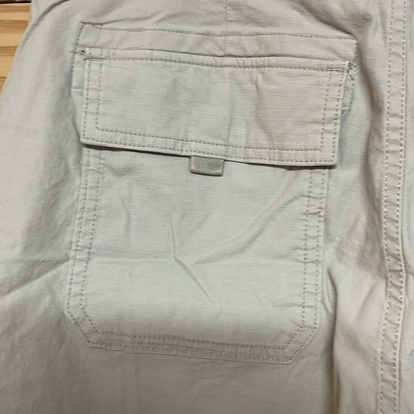 Eddie Bauer size 12 Tan High Waisted 5” Chino Shorts with Pork Chop Pockets - Picture 9 of 11